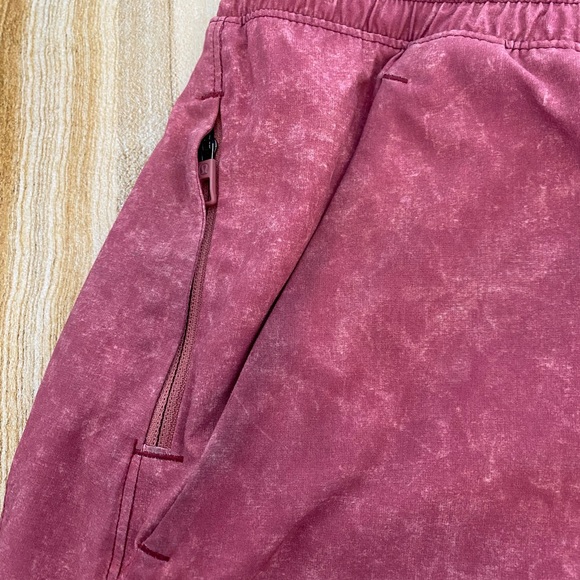 Lululemon WGVP Plum Pace Breaker Shorts 9" Lined Men's Size M - Picture 6 of 11